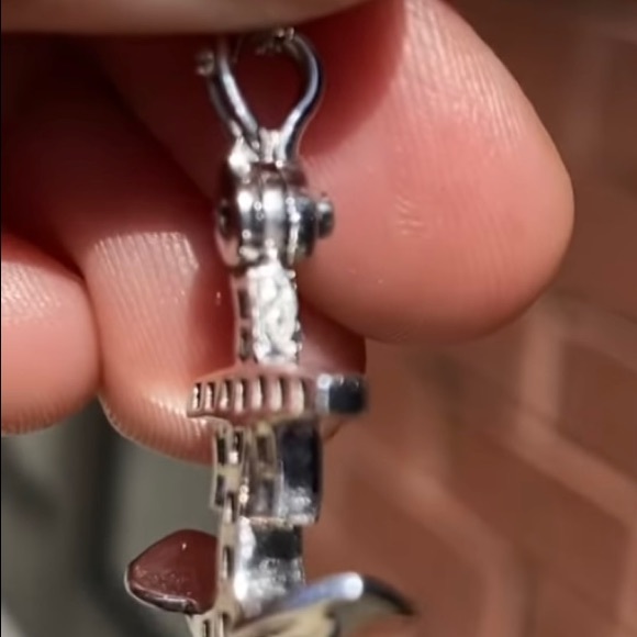 Very rare! Olle Lynggaard’s 18k Gold Diamond Anchor Cross - Picture 3 of 5